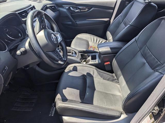 Photo of 2022 Magnetic Black Pearl Nissan Rogue Sport