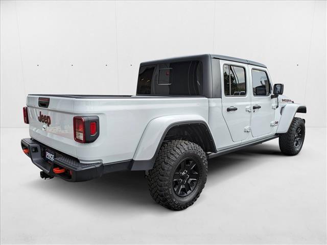 Photo of 2022 Bright White Clearcoat Jeep Gladiator