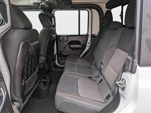 Photo of 2022 Bright White Clearcoat Jeep Gladiator