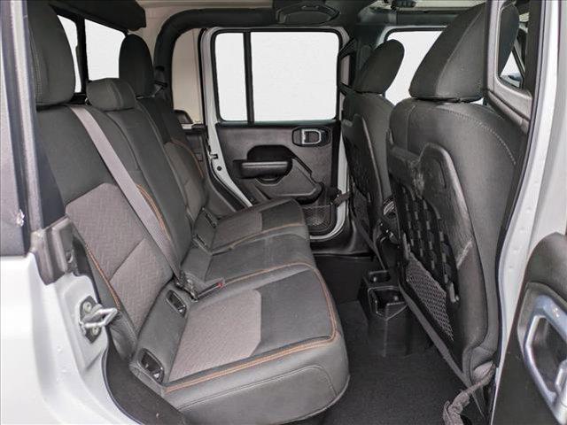 Photo of 2022 Bright White Clearcoat Jeep Gladiator