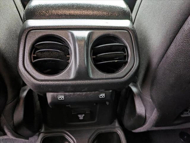 Photo of 2022 Bright White Clearcoat Jeep Gladiator