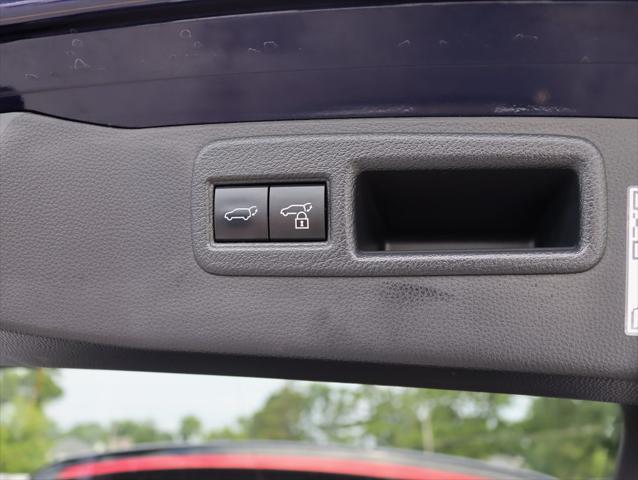 Photo of 2024 Blue Toyota Venza