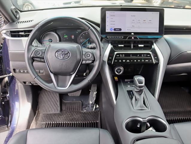 Photo of 2024 Blue Toyota Venza
