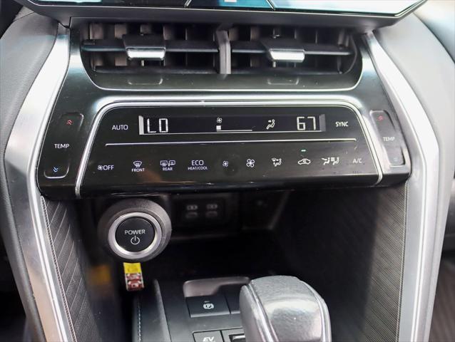 Photo of 2024 Blue Toyota Venza