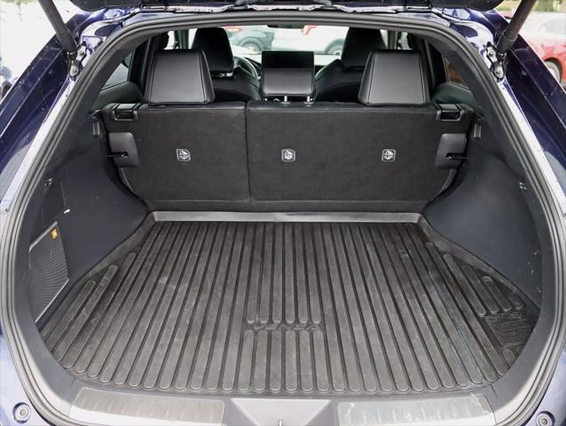 Photo of 2024 Blue Toyota Venza