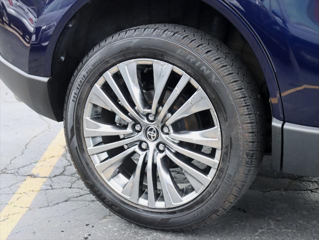 Photo of 2024 Blue Toyota Venza