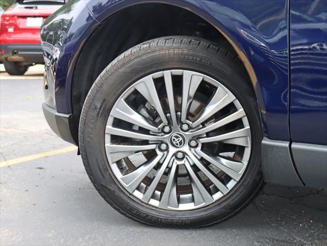 Photo of 2024 Blue Toyota Venza