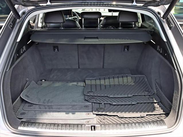Photo of 2019 Gray Audi e-tron