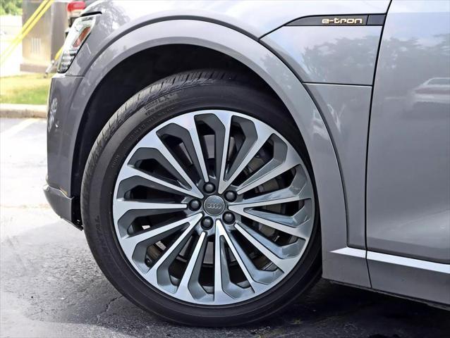Photo of 2019 Gray Audi e-tron