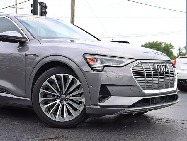 Photo of 2019 Gray Audi e-tron