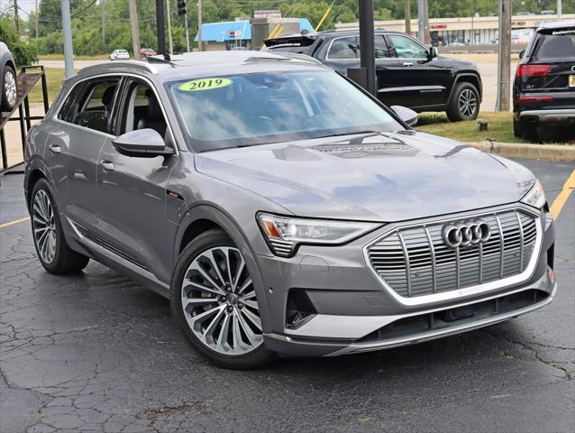 Photo of 2019 Gray Audi e-tron