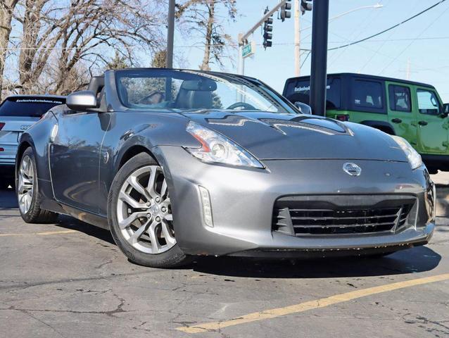 Photo of 2013 Gray Nissan 370Z