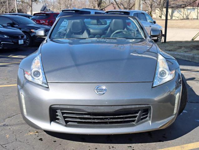 Photo of 2013 Gray Nissan 370Z