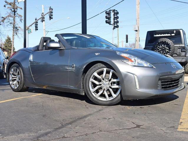 Photo of 2013 Gray Nissan 370Z