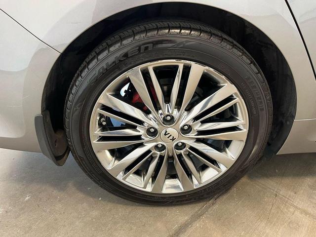 Photo of 2017 Titanium Silver Kia Optima