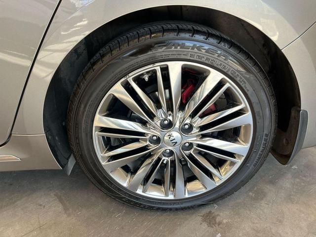 Photo of 2017 Titanium Silver Kia Optima