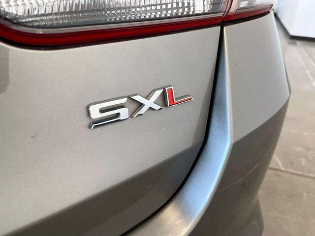 Photo of 2017 Titanium Silver Kia Optima