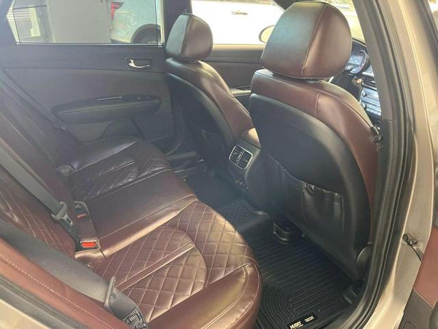 Photo of 2017 Titanium Silver Kia Optima
