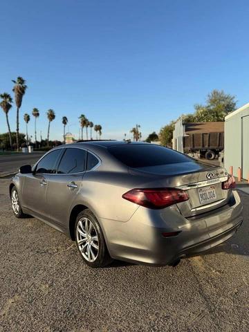 Photo of 2015 Graphite Shadow INFINITI Q70