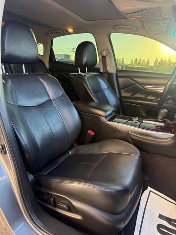 Photo of 2015 Graphite Shadow INFINITI Q70