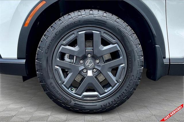 Photo of 2026 Platinum White Pearl Honda CR-V Hybrid