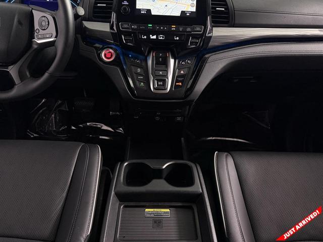 Photo of 2023 Platinumwhitep Honda Odyssey