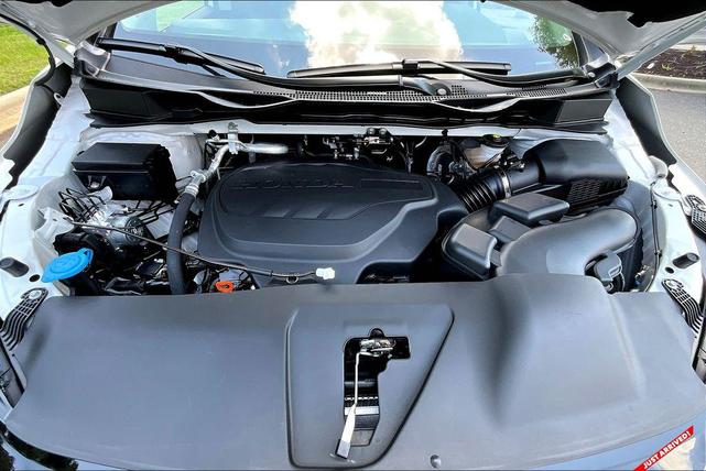 Photo of 2026 Platinum White Pearl Honda Odyssey