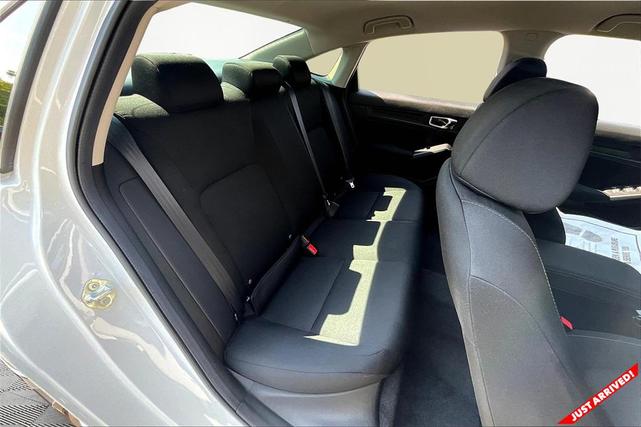 Photo of 2025 Platinum White Pearl Honda Civic