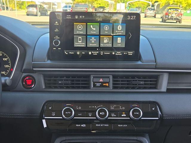Photo of 2025 Platinum White Pearl Honda Pilot
