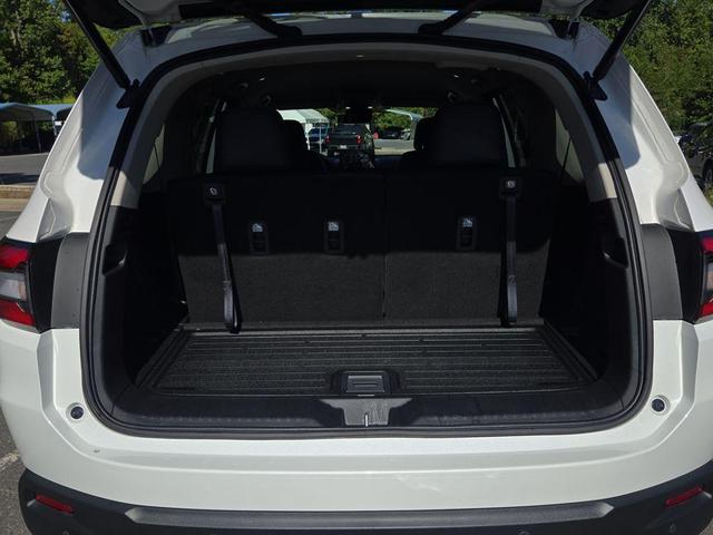Photo of 2025 Platinum White Pearl Honda Pilot