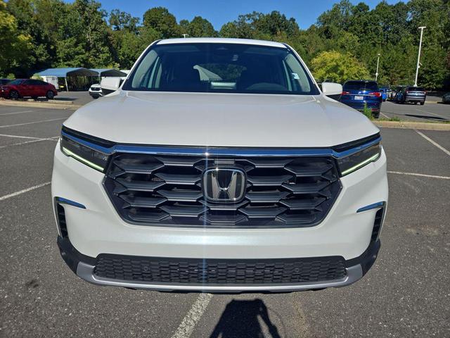 Photo of 2025 Platinum White Pearl Honda Pilot