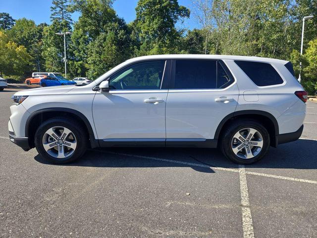 Photo of 2025 Platinum White Pearl Honda Pilot