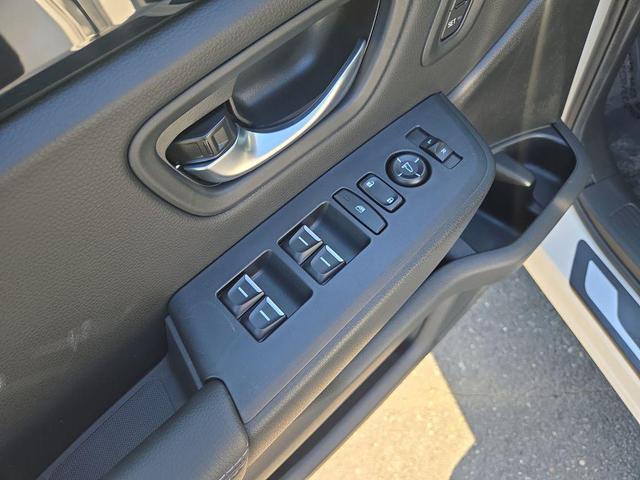 Photo of 2025 Platinum White Pearl Honda Pilot
