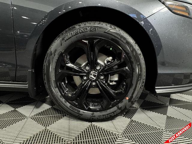 Photo of 2025 Meteorite Gray Metallic Honda Accord