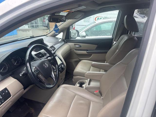 Photo of 2014 White Diamond Pearl Honda Odyssey