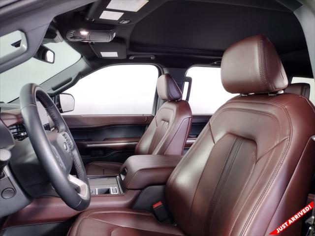 Photo of 2024 Gray Metallic Ford Expedition
