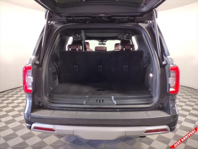 Photo of 2024 Gray Metallic Ford Expedition