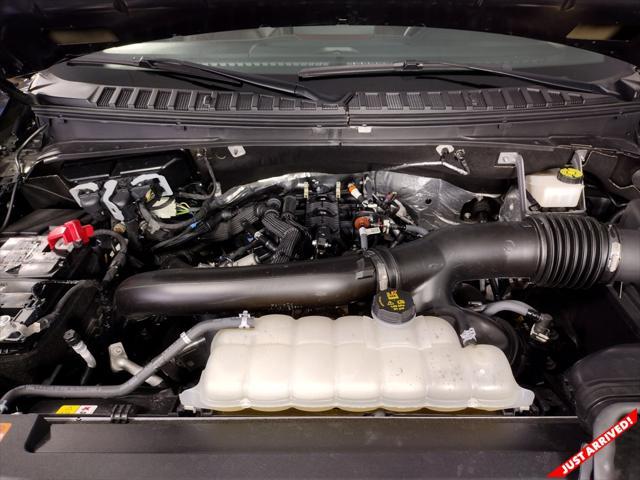 Photo of 2024 Gray Metallic Ford Expedition