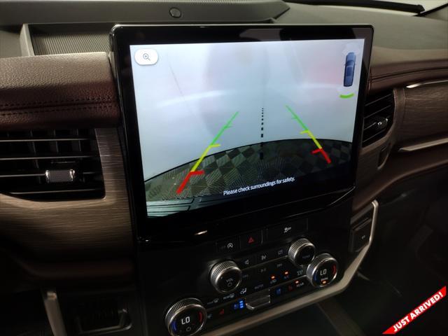 Photo of 2024 Gray Metallic Ford Expedition