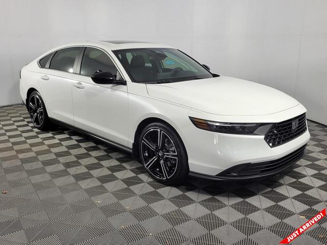 Photo of 2025 Platinum White Pearl Honda Accord Hybrid