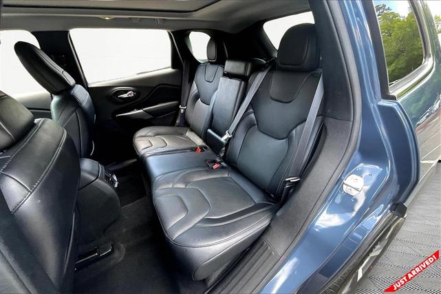 Photo of 2021 Slate Blue Pearlcoat Jeep Cherokee