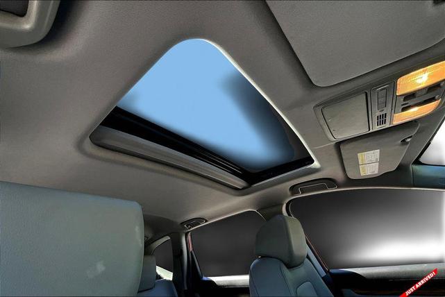 Photo of 2022 Radiant Red Metallic Honda CR-V