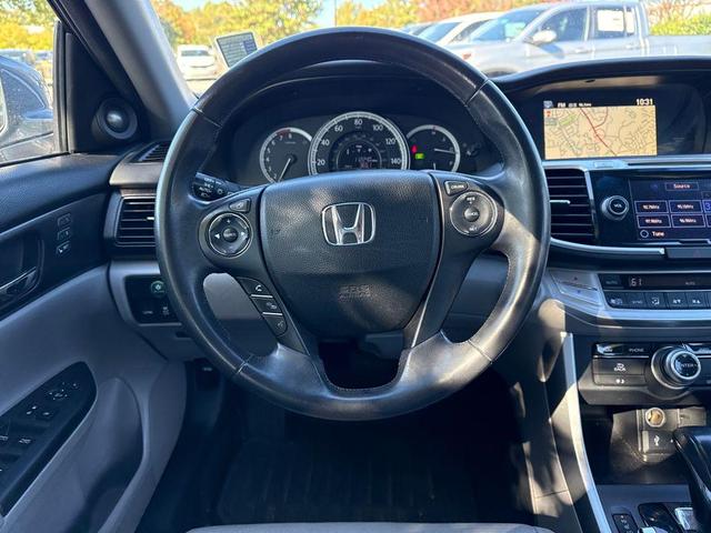 Photo of 2013 White Orchid Pearl Honda Accord