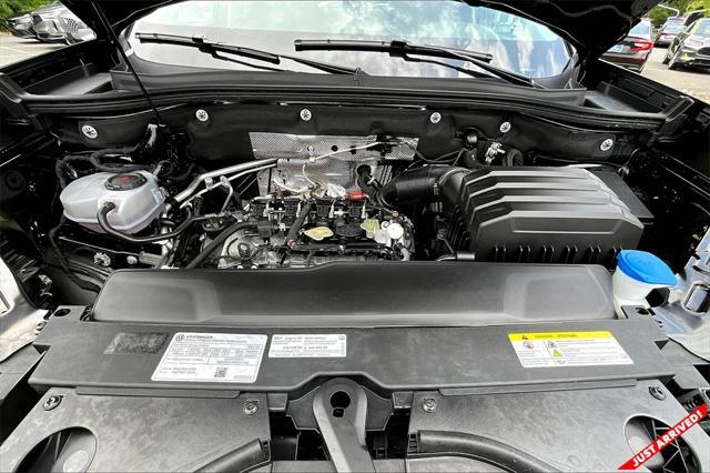 Photo of 2024 Deep Black Pearl Volkswagen Atlas
