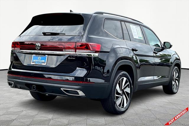 Photo of 2024 Deep Black Pearl Volkswagen Atlas