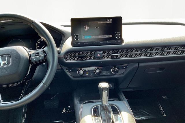 Photo of 2024 Urban Gray Pearl Honda HR-V