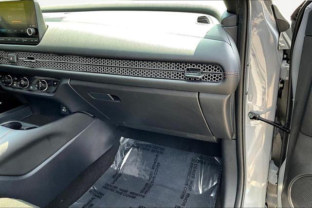 Photo of 2024 Urban Gray Pearl Honda HR-V