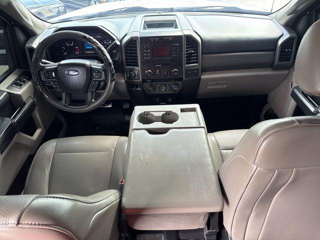 Photo of 2018 Oxford White Ford F-250