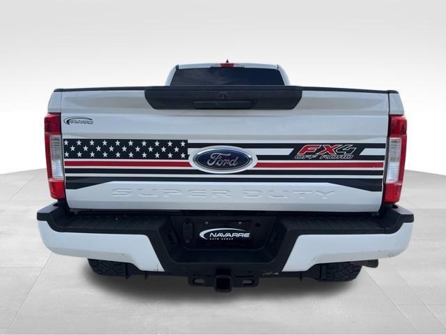 Photo of 2018 Oxford White Ford F-250
