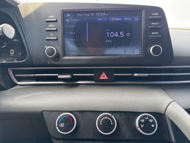 Photo of 2021 Quartz White Hyundai ELANTRA